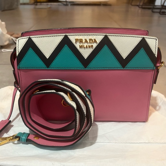 like new, 100% Authentic Prada bag - Picture 1 of 13